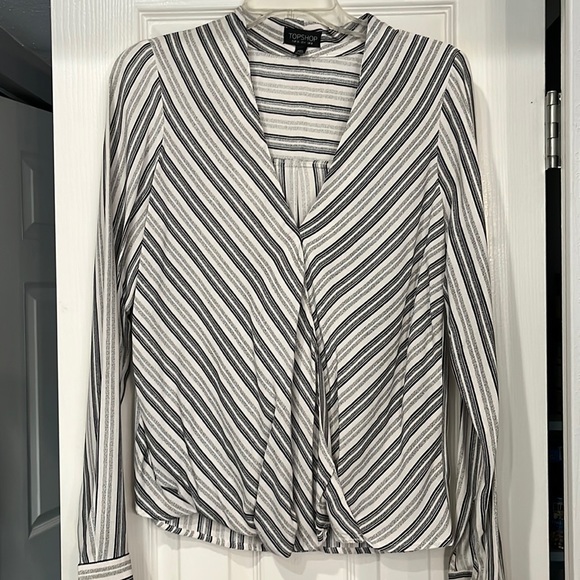 Topshop Tops - Top Shop black and white blouse. Long Sleeves. Size 4. Excellent condition